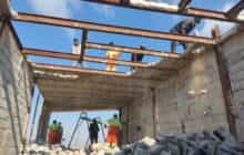 تخریب دو طبقه غیر مجاز یک ساختمان در کوی قربانی
