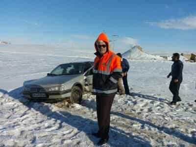 برف راه ارتباطی ۷۰ روستای اهر را مسدود کرد