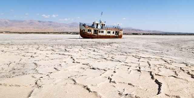 تا پایان این ماه ۹۸ درصد از دریاچه ارومیه خشک می شود