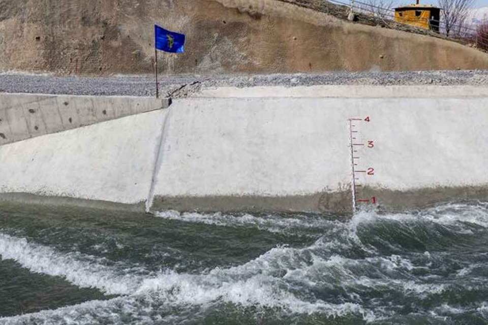 طرح انتقال آب به دریاچه ارومیه تکمیل می شود