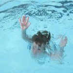 غرق شدن کودک ۹ ساله شبستری در استخر