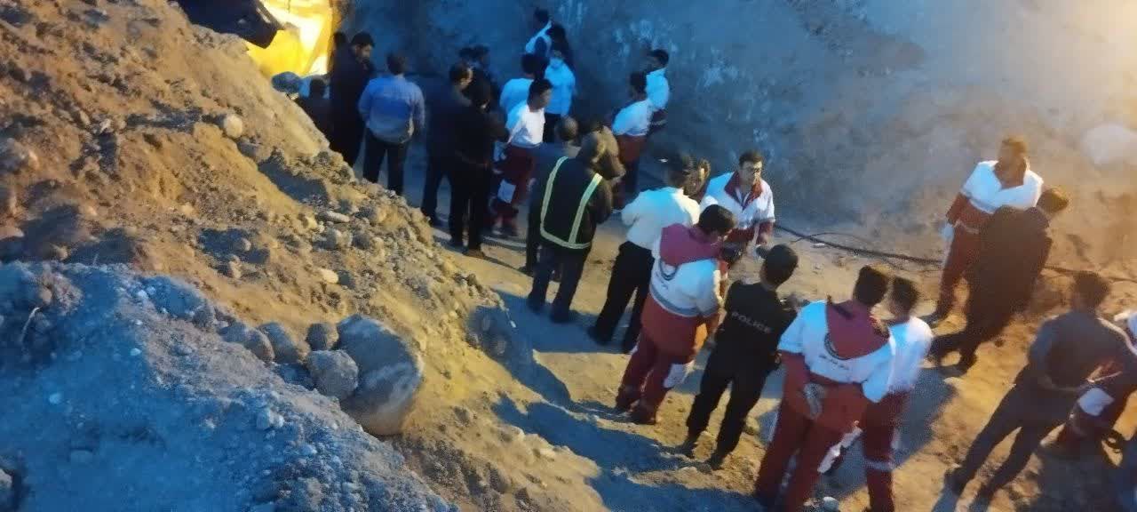 پیکر مرد هشترودی از عمق چاه ۵۰ متری خارج شد