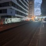 تداوم اجرای پروژه آسفالت تراشی و زیرسازی خیابان نگین پارک در بامداد ۱۱ تیر ماه