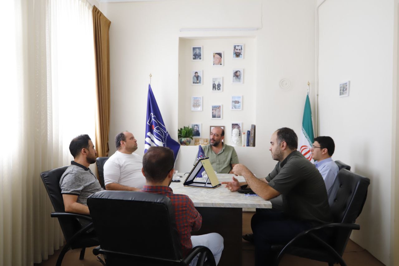 حضور مرکز نیکوکاری یاشیل یول در تحریریه آذرانجمن