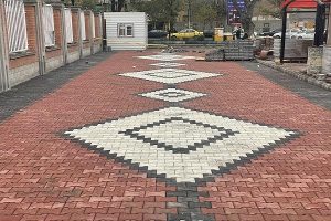 سنگفرش پایانه اتوبوسرانی خاقانی به پیشرفت 50 درصدی رسید