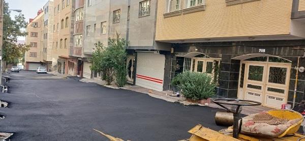 استفاده از ۲۱۰ تن آسفالت برای بهسازی دو محله حوزه شهرداری منطقه ۲