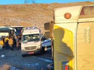واژگونی اتوبوس در آذربایجان‌شرقی موجب مصدومیت ۱۰ نفر شد