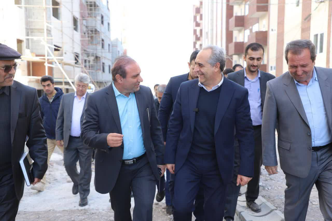 استاندار آذربایجان شرقی: اقدامات خوب و قابل تحسینی در حوزه احداث پروژه‌های نهضت ملی مسکن در شهر جدید سهند انجام شده است اما در رابطه با زیرساخت‌های آب و فاضلاب، فضاهای فرهنگی، اجتماعی مشکلات بسیاری در این شهر وجود دارد