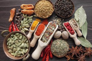 تسکین درد با مُسکن‌های گیاهی/ گیاهانی برای دردهای استخوانی و قاعدگی دردناک/ مُسکن‌ترین ادویه