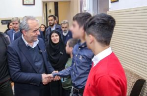 میهمانی شب چله استاندار آذربایجان شرقی در جمع کودکان مجموعه «فرزندان رحمت»