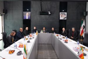 سرمایه گذاران سرداران جبهه اقتصادی کشور هستند