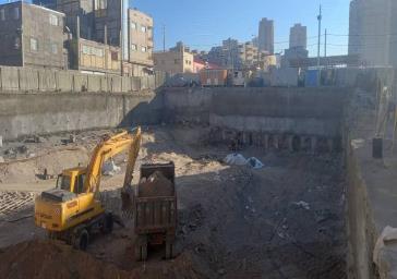 اجرای عملیات خاکبرداری محل فونداسیون در پروژه 112 واحدی قرارگاه مسکن