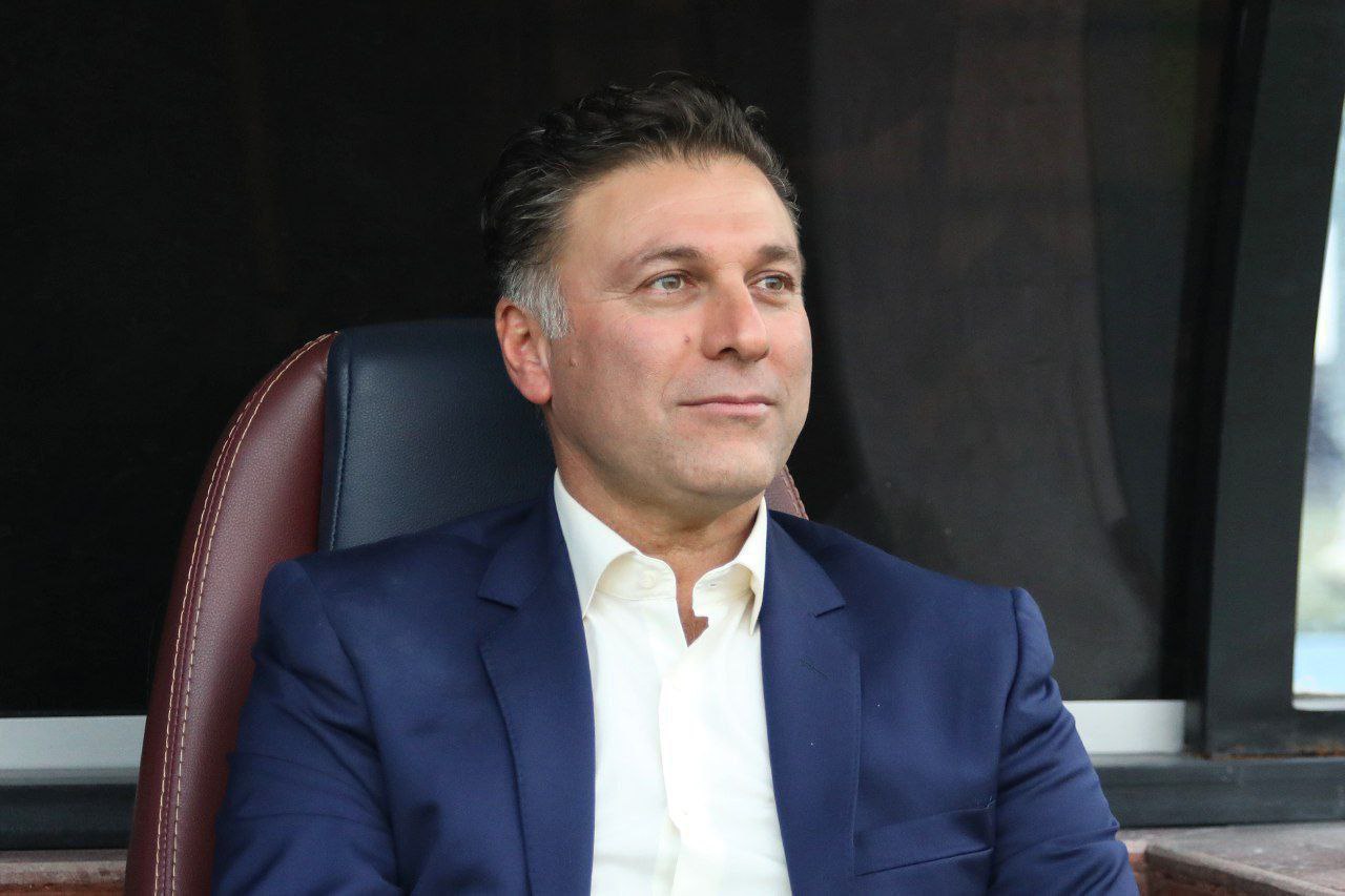 هواداران تراکتور بدون توجه به حواشی و برای تشویق تیمشان به ورزشگاه بیایند