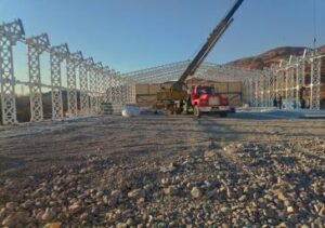 پروژه ۲۶۰ میلیارد ریالی سالن ورزشی ربع رشیدی وارد آخرین مرحله نصب ستون‌های سالن شد