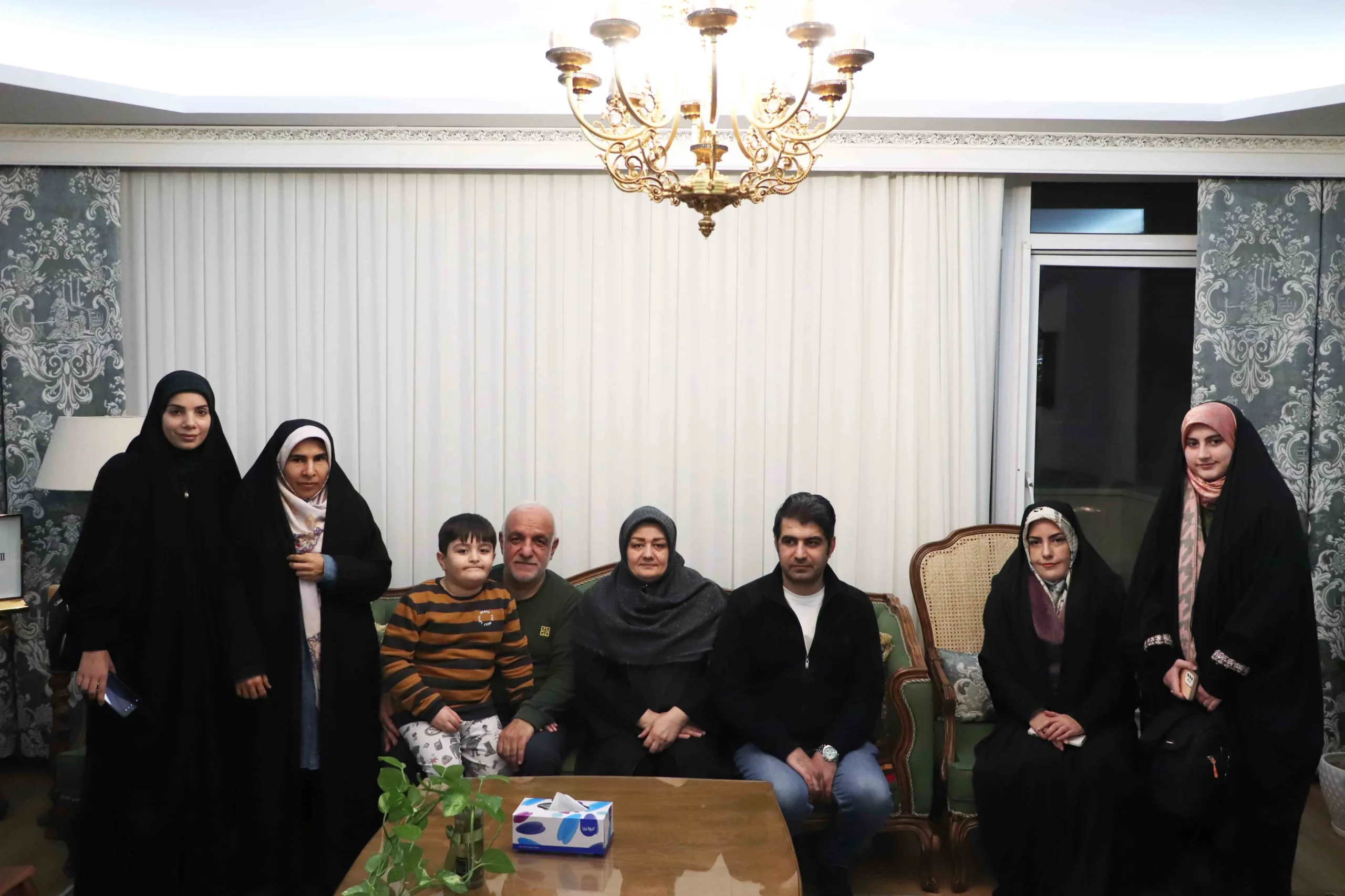 "کتاب بخوان "صدايي از قاب عکس، پيامي براي پسر