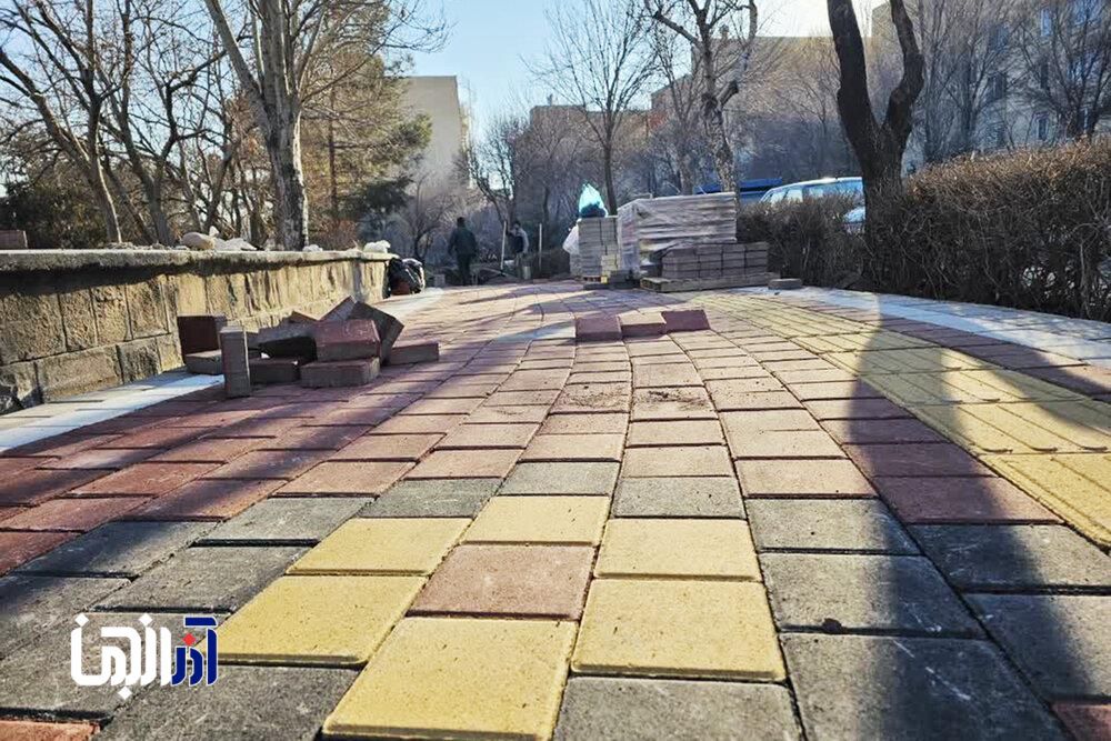 عملیات کف سازی مسیر ویژه پیاده‌راهی پارک منظریه با 80 درصد پیشرفت فیزیکی