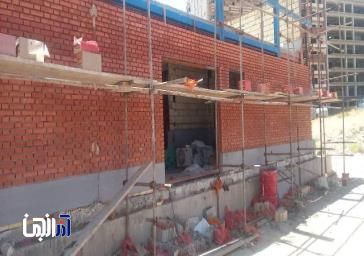 سالن ورزشی چند منظوره ۴۰۰ میلیارد ریالی "خاوران" وارد مرحله آجرکاری ضلع غربی ساختمان اداری ورزشی شد