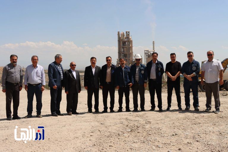 بازدید معاون عمرانی استانداری آذربایجان شرقی و هیئت همراه از شرکت سیمان صوفیان