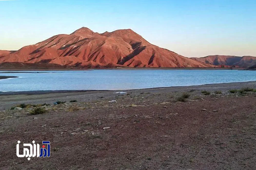 سد نهند آب می‌رود