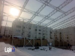 تکمیل استراتها ستون ها و مهاربندهای سقفی در سالن ورزشی چند منظوره ۴۰۰ میلیارد ریالی پونک دو واقع در اندیشه