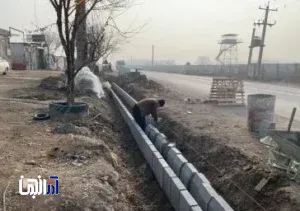 پیشرفت ۵۰ درصدی اجرای جدول‌کشی جاده آناخاتون