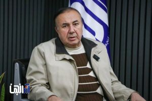 علیرضا نوین در دفتر اذرانجمن