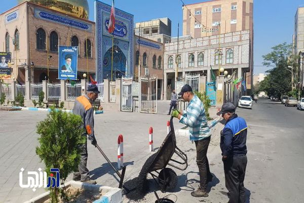 تداوم عملیات چاله زدایی و لکه گیری معابر و محلات خطیب