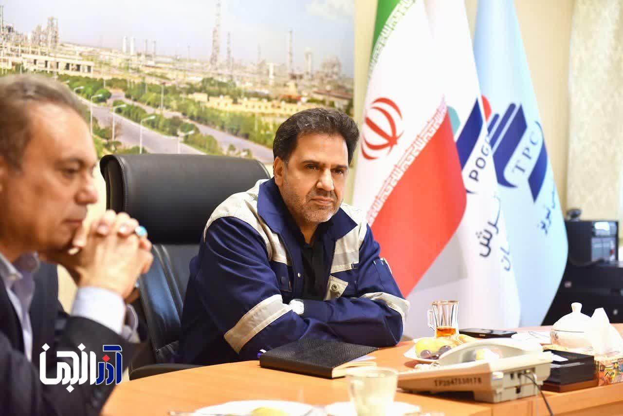 محور گفت‌وگوی مدیران عامل بانك گردشگری و پتروشیمی تبریز
