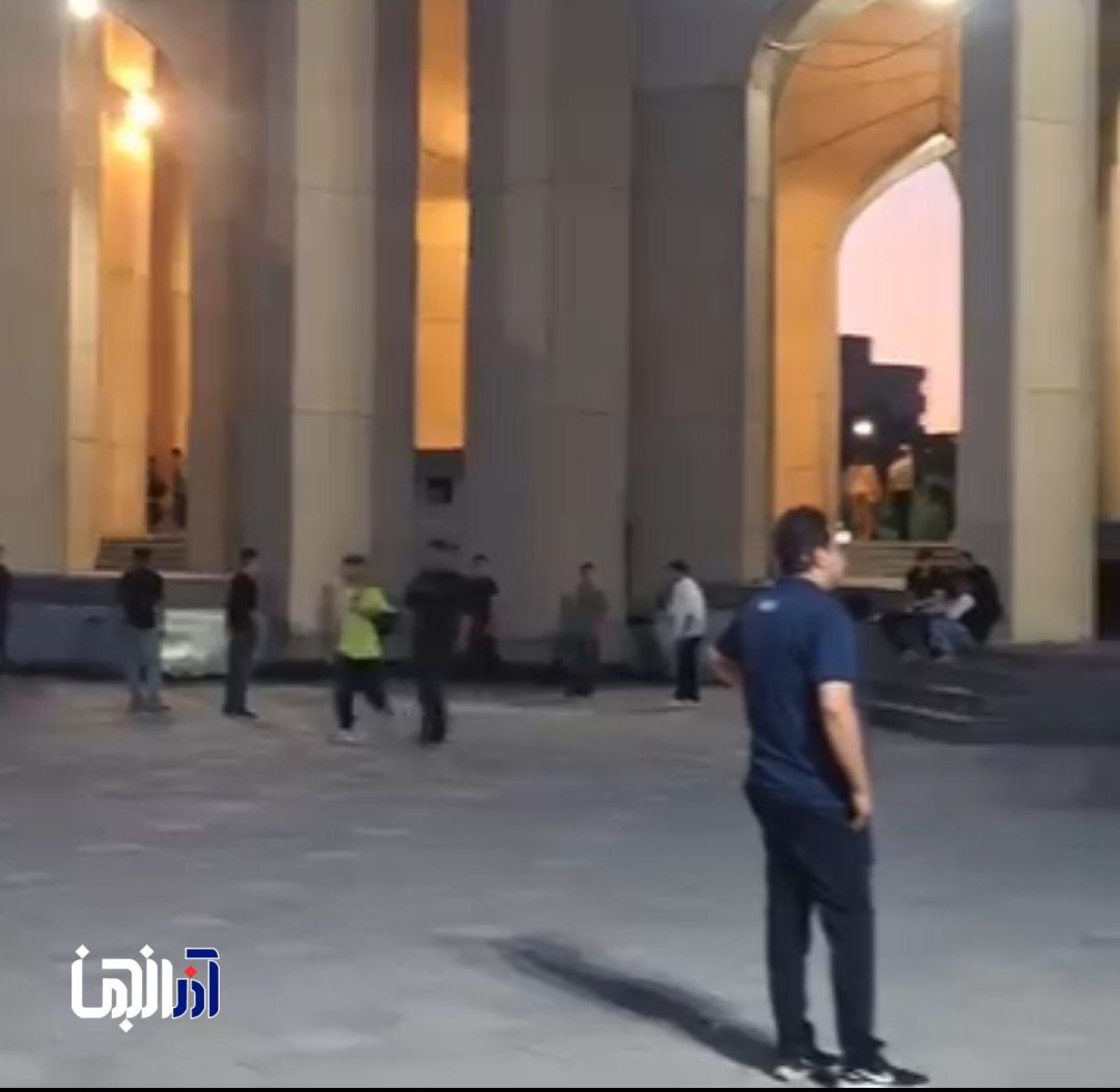 مقبره‌الشعرا؛ فضای فرهنگی یا زمین بازی؟